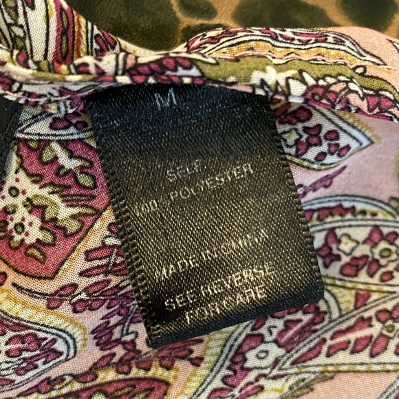 BKE Boutique Paisley Blouse size medium - Picture 12 of 12